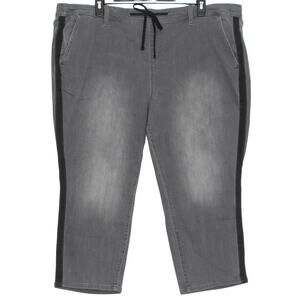 Torrid Plus Size 4 4X 26 Gray Crop Weekend Straight Pull On Jeans Athleisure